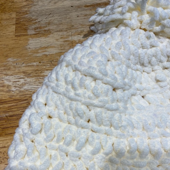 Off White Winter Hat - Picture 3 of 4